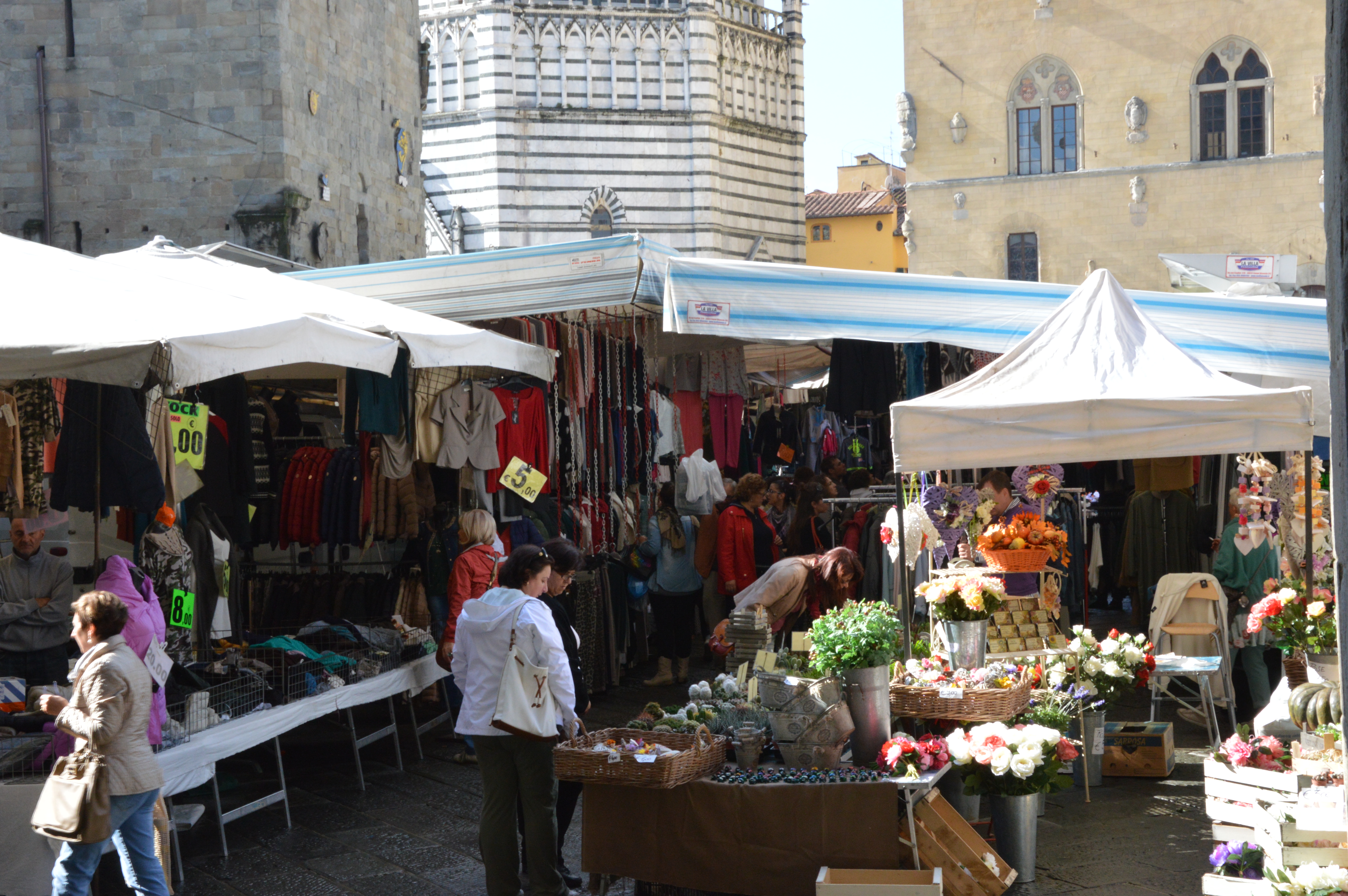 Mercato settimanale di mercoledì 25 dicembre è anticipato a martedì 24 dicembre 